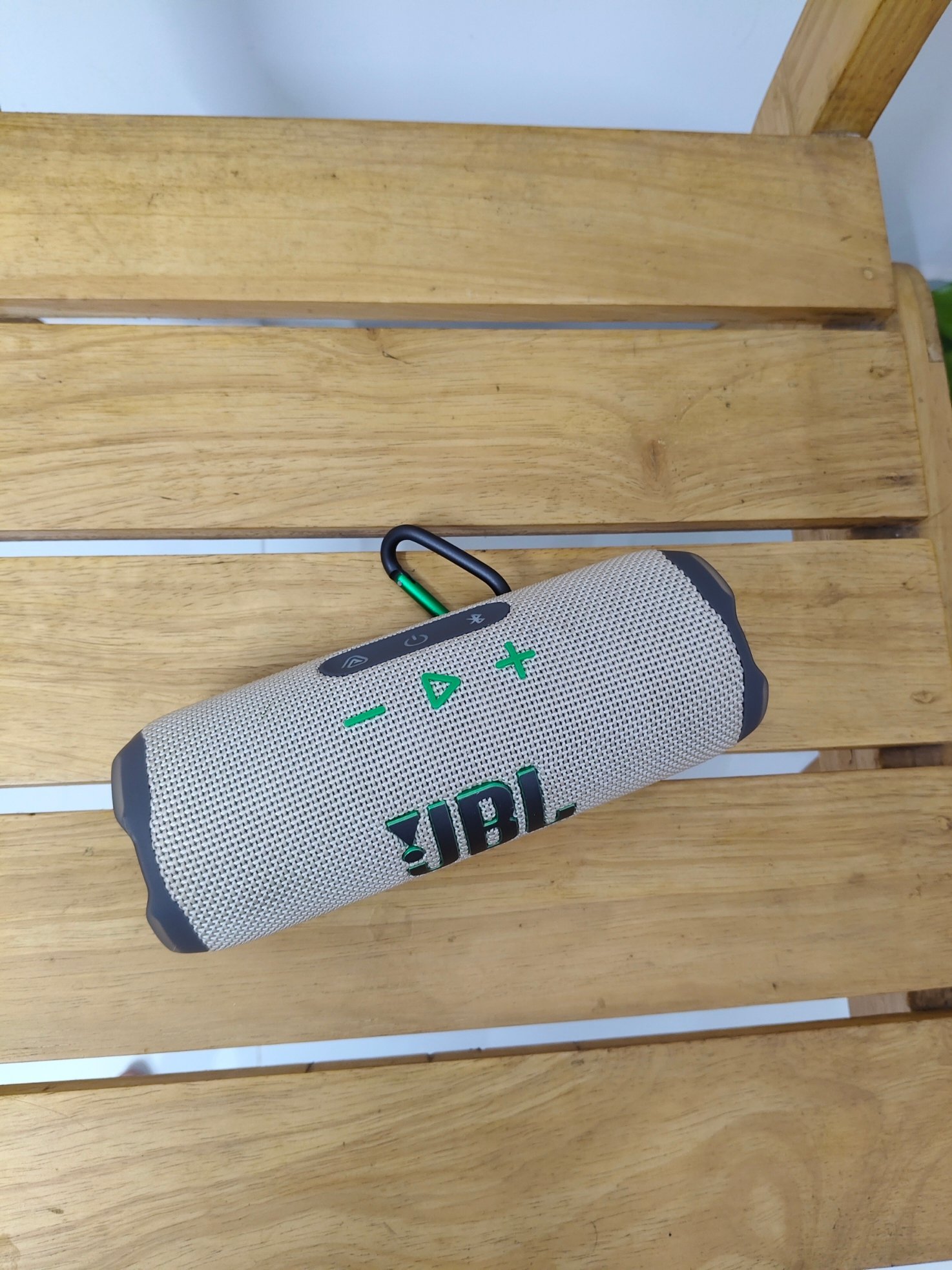 JBL flip 7 sand/8 months official warranty